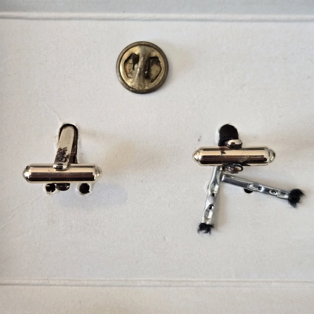 VTG‎ 70s CHEVROLET Bowtie Cufflinks Set W Lapel Pin Car Auto Chevy Cufflinks 76'